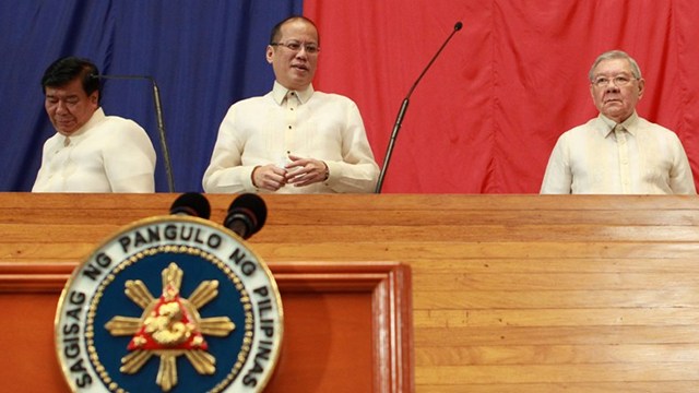HIGHER STANDARD. Analysts say Aquino and members of Congress must realize that after PDAF and DAP, they are now being held to a higher standard of accountability. File photo by Gil Nartea/Malacanang Photo Bureau
