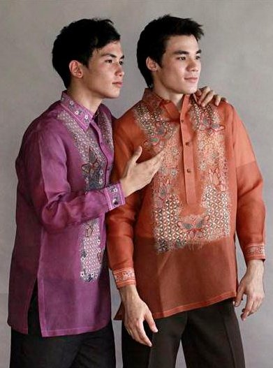JEWEL COLORS. Models in Barong Batik's violet and burnt sienna hues. Photo from Barong Batik's Facebook page 
