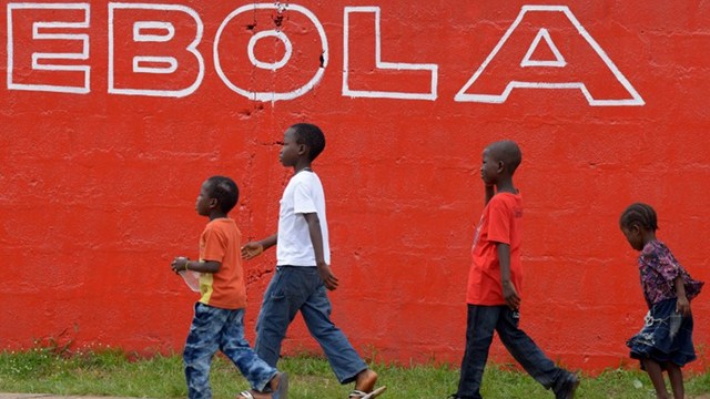 ‘Ebola akan meninggalkan generasi anak-anak yang tertekan’