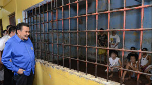 MAYOR'S VISIT. Manila Mayor Joseph Estrada visits RAC, a center for street kids. Photo from manila.gov.ph